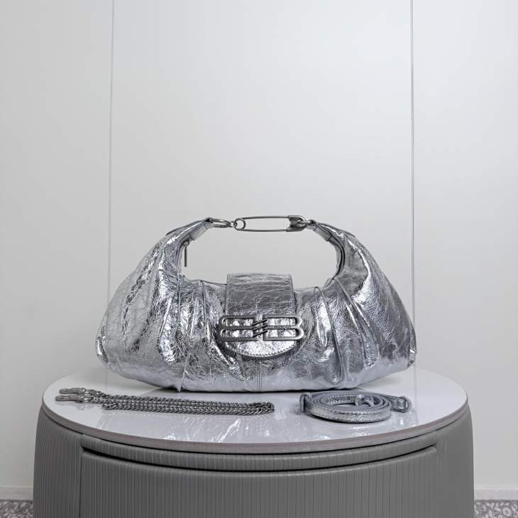 Picture of Balenciaga Handbags _SKUfw236284648fw